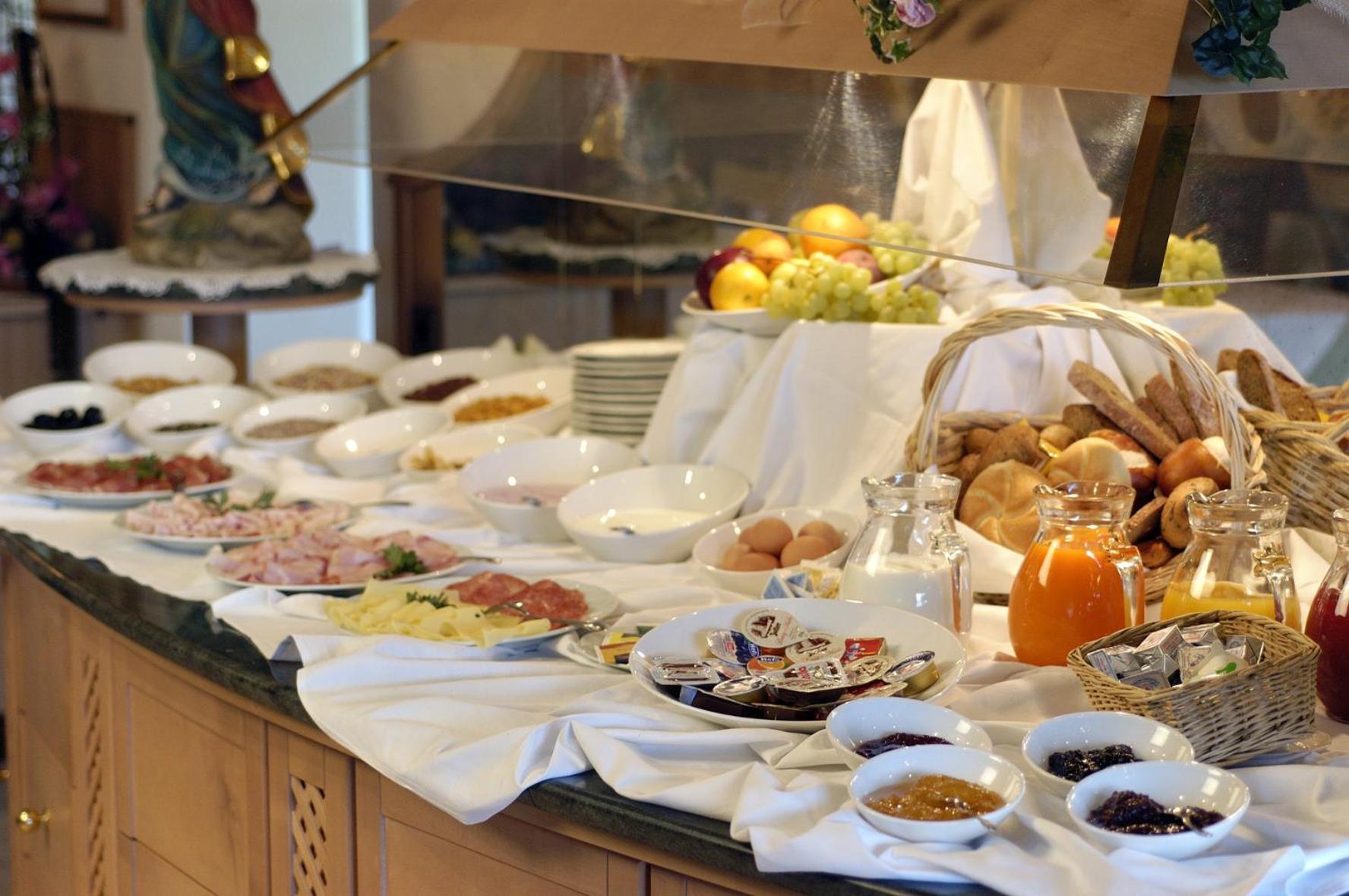 קאסטלרוטו Parc Hotel Tyrol מראה חיצוני תמונה