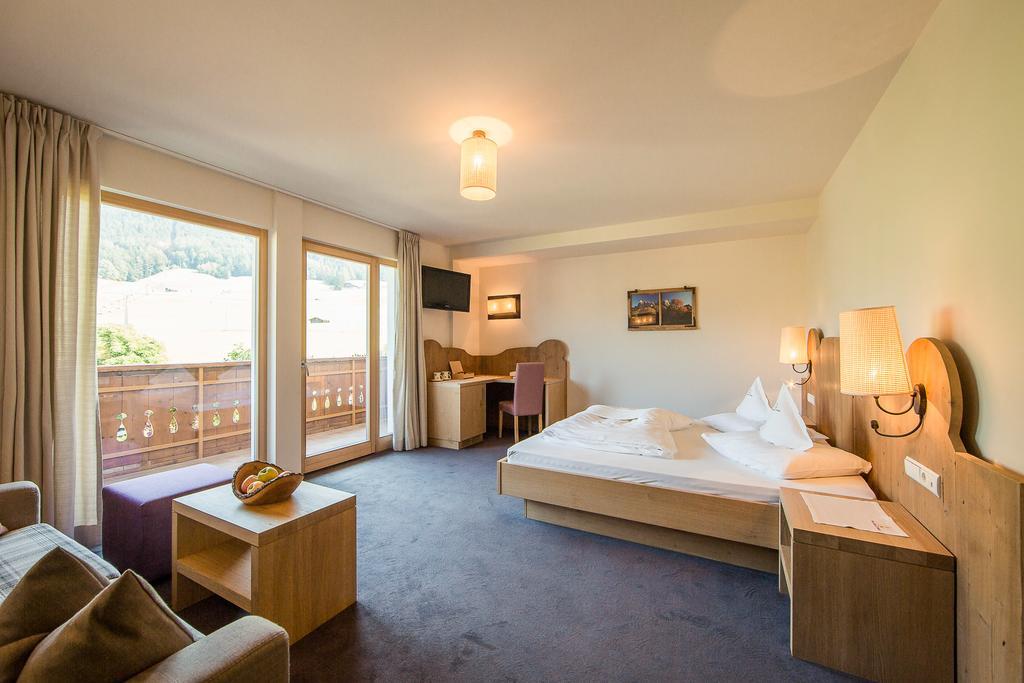 קאסטלרוטו Parc Hotel Tyrol מראה חיצוני תמונה