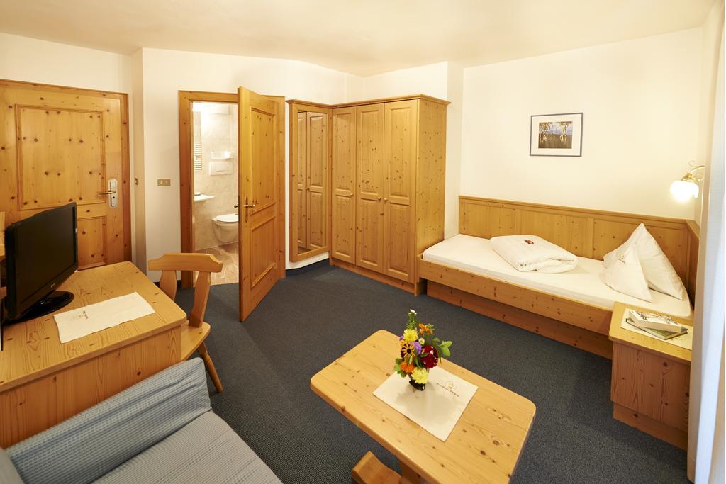 קאסטלרוטו Parc Hotel Tyrol מראה חיצוני תמונה