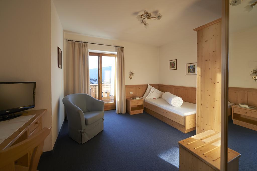 קאסטלרוטו Parc Hotel Tyrol מראה חיצוני תמונה